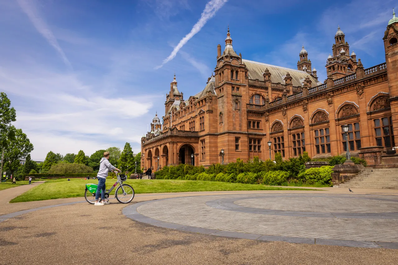 Cyclist at Kelvingrove Park