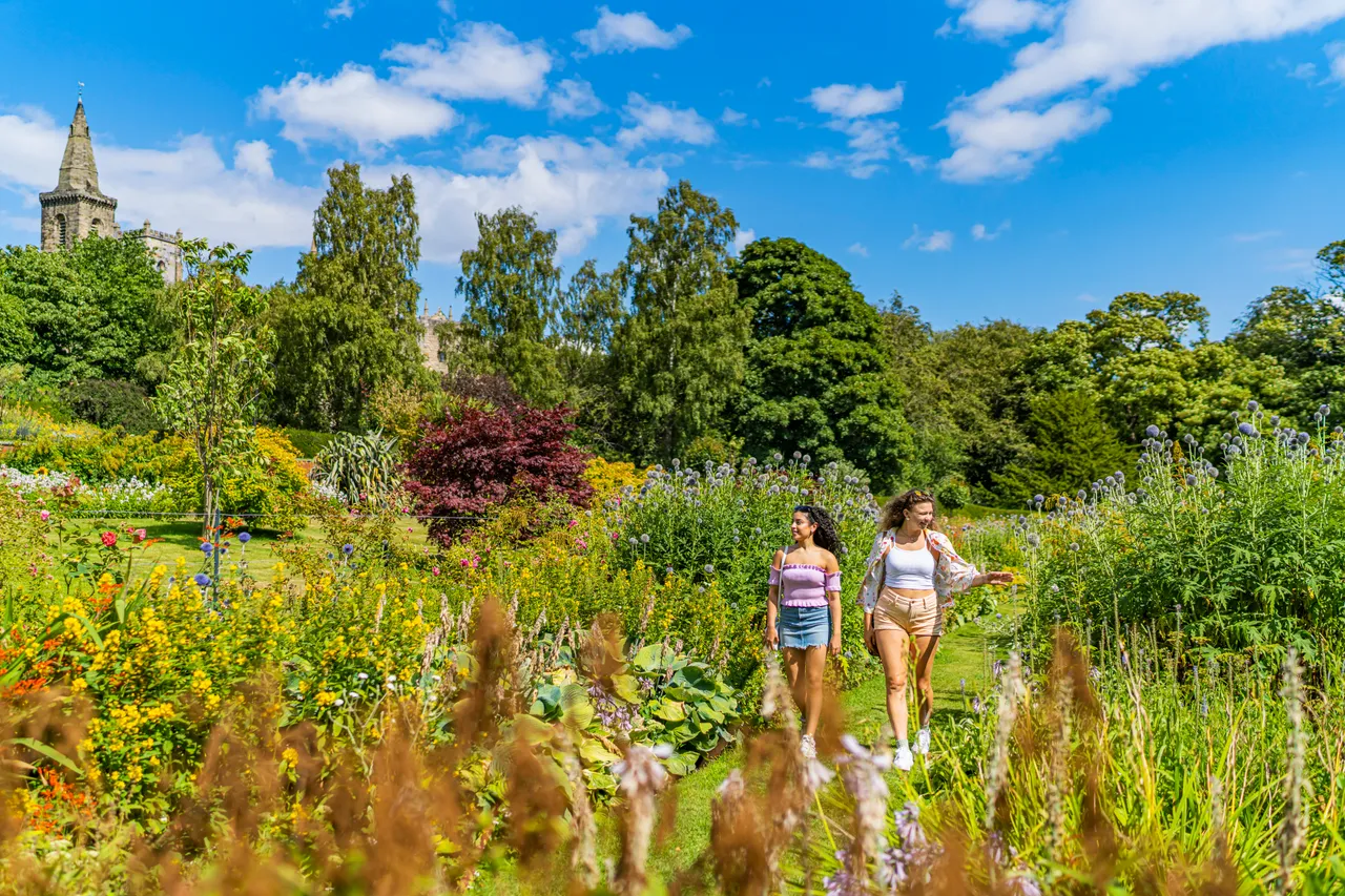 Pittencrieff Park