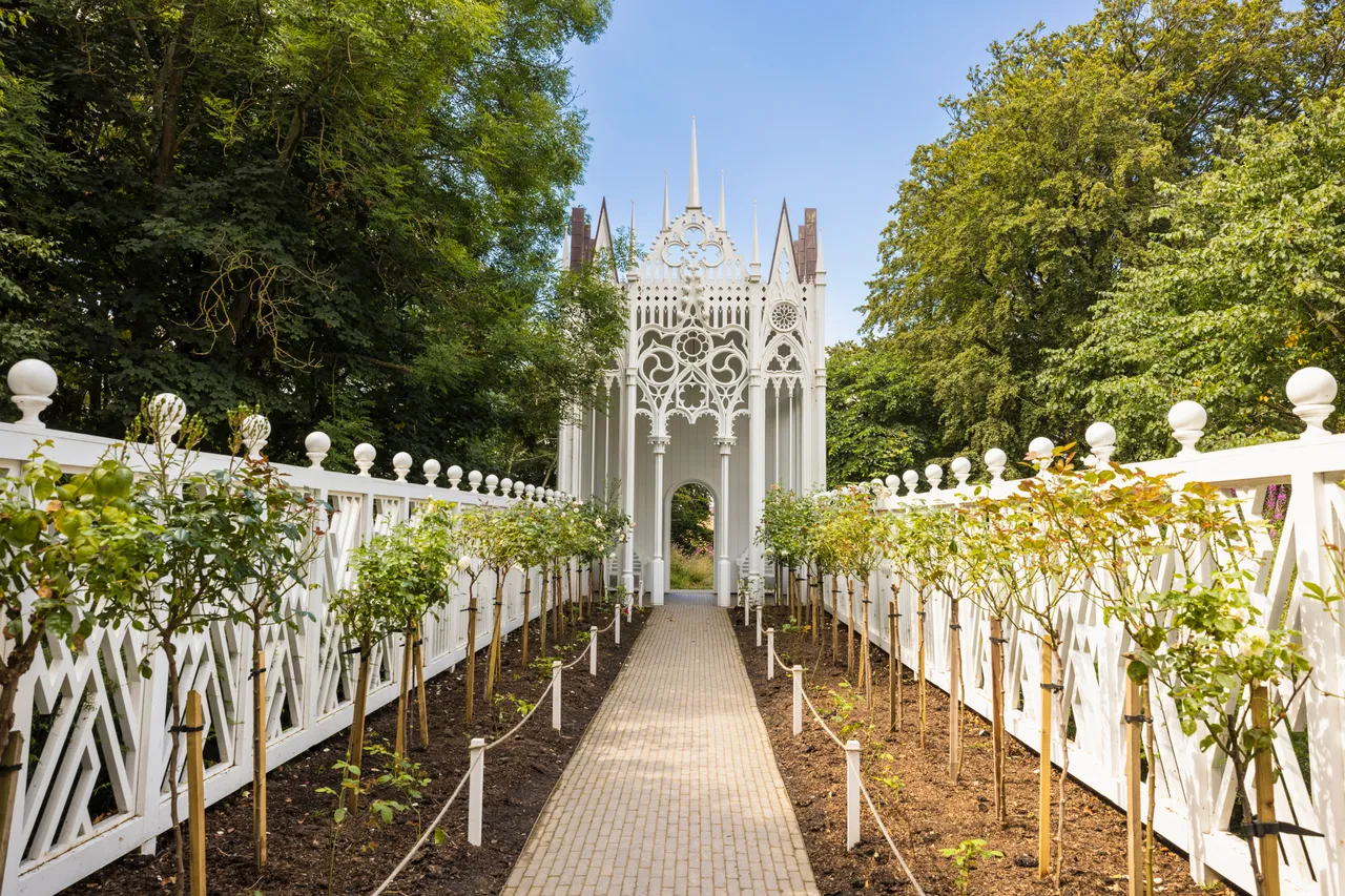 Jupiter Artland, Rose Walk