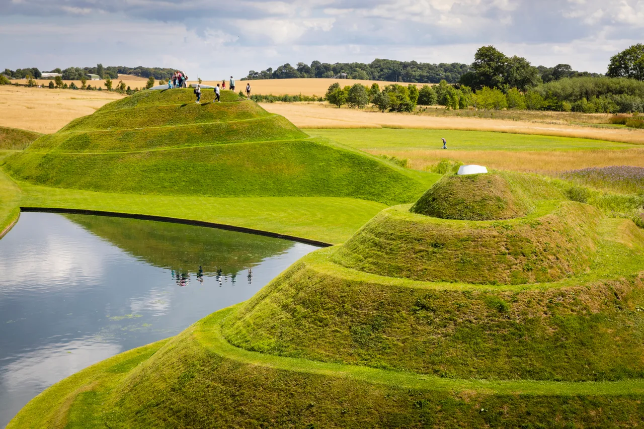 Jupiter Artland, Life Mounds