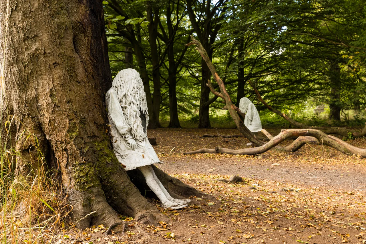 Jupiter Artland, Weeping Girls