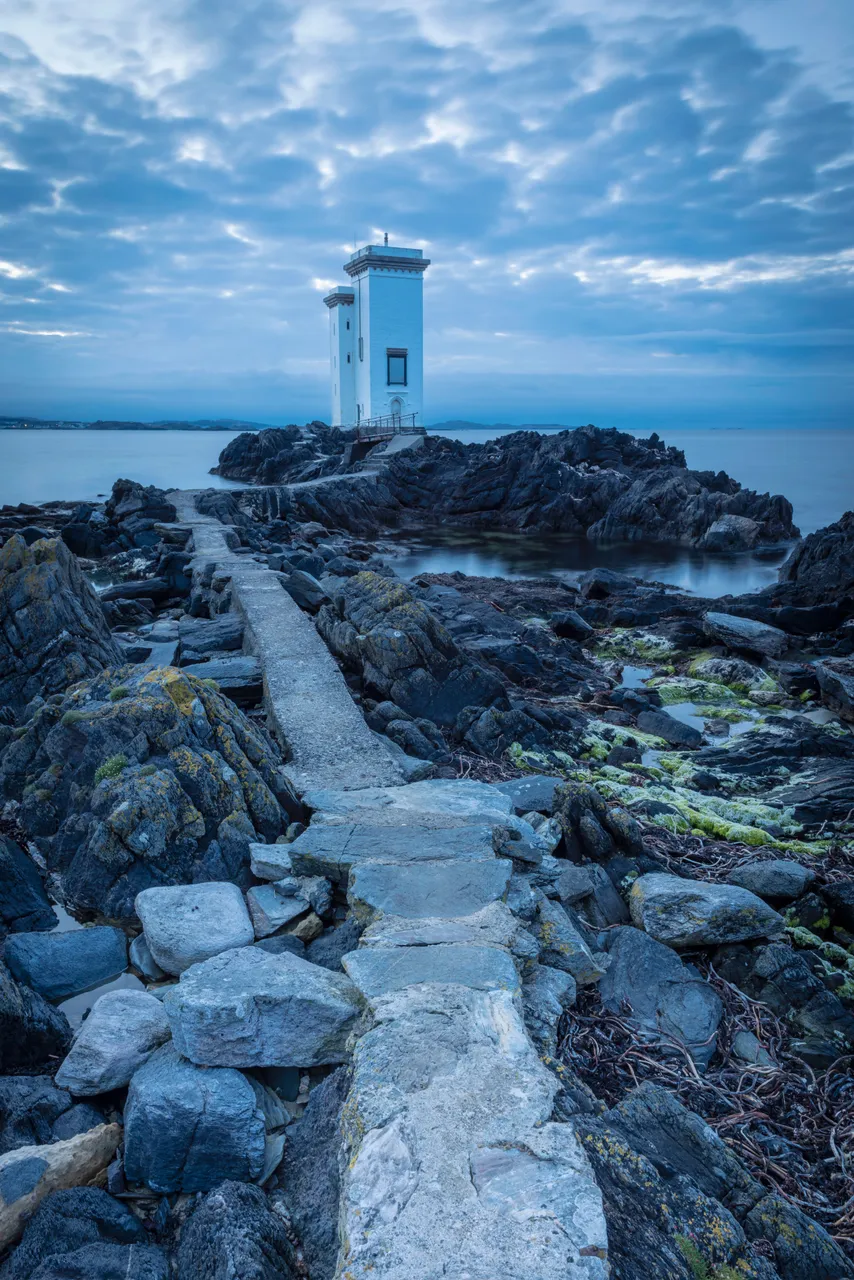 Carraig Fhada Lighthouse