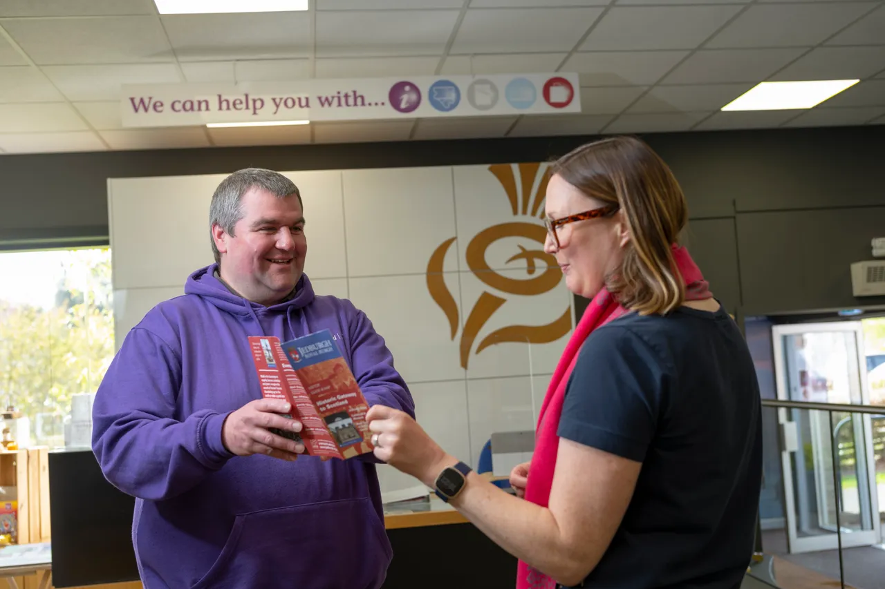 Jedburgh iCentre celebrate the launch of Year of Stories 2022