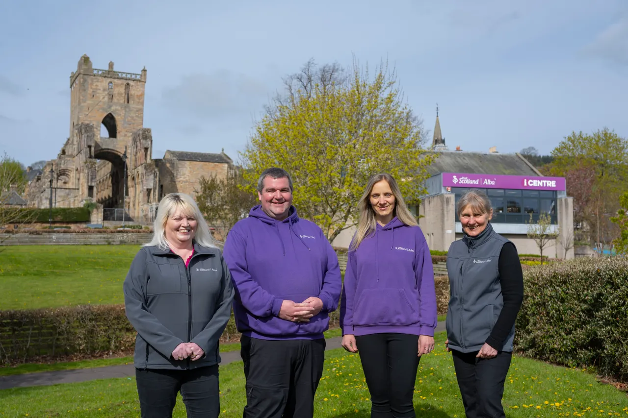 Jedburgh iCentre celebrate the launch of Year of Stories 2022