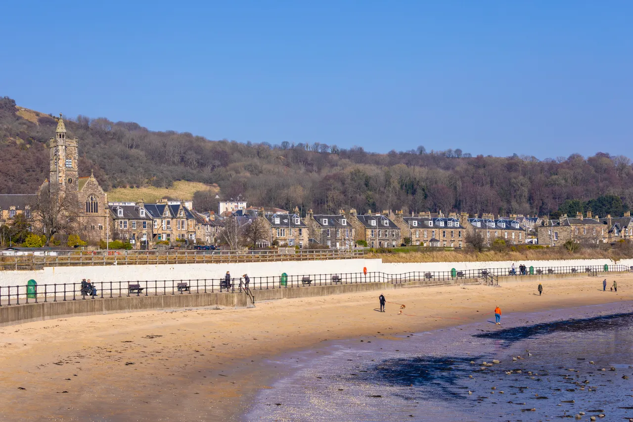 Bruntisland Beach