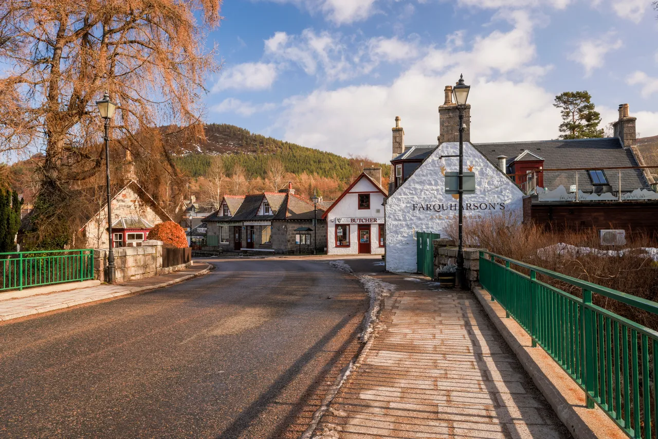Clunie Water