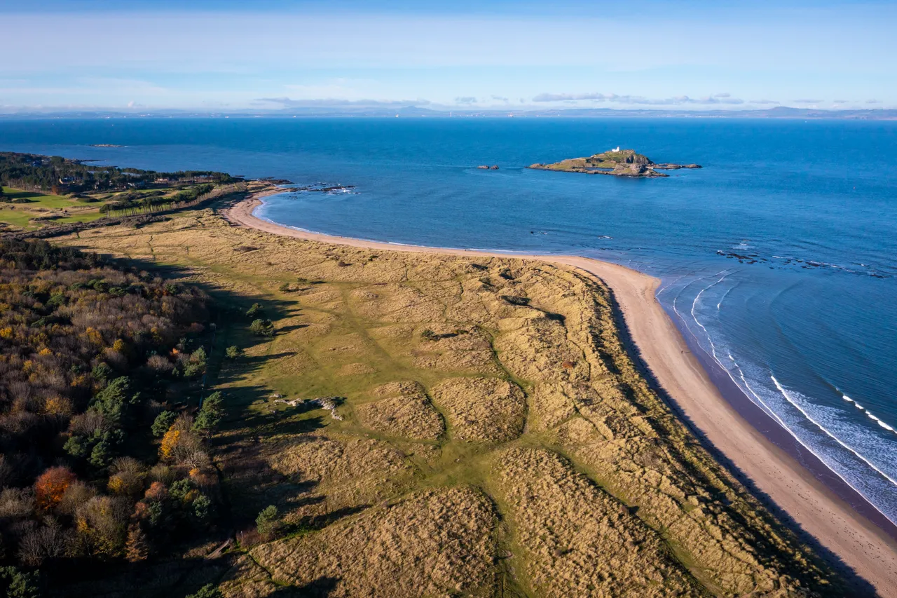 Yellowcraig (Broad Sands Beach)