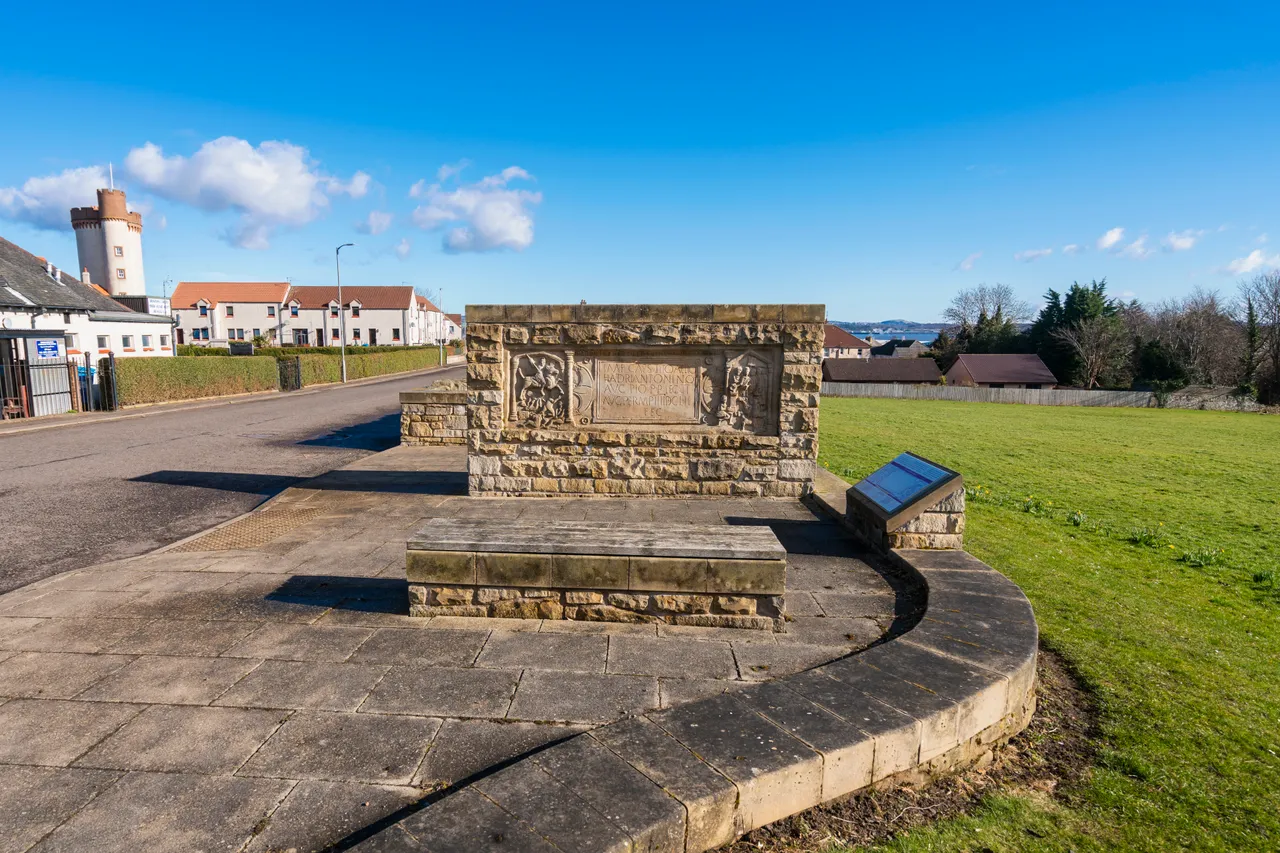 Bridgeness Slab