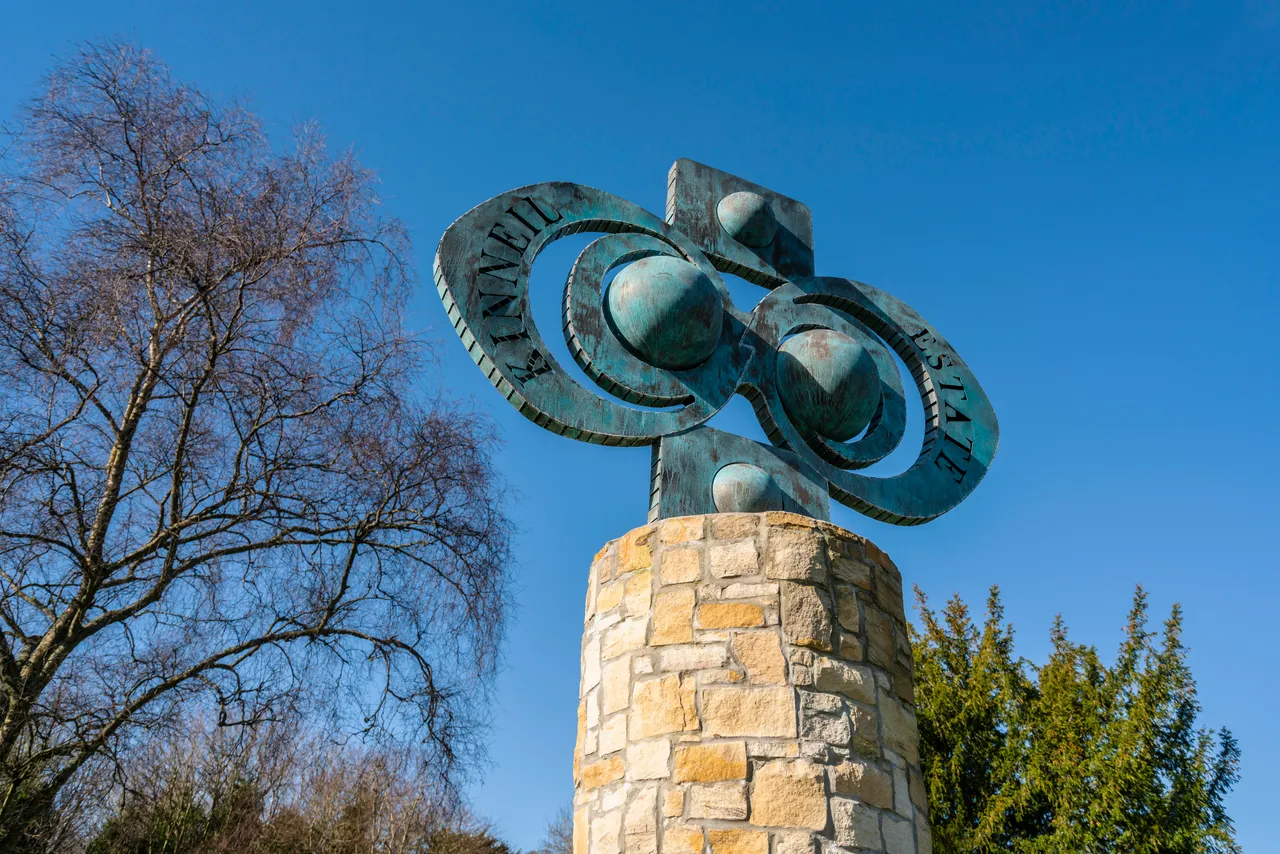 Kinneil Gate Guardian Sculpture