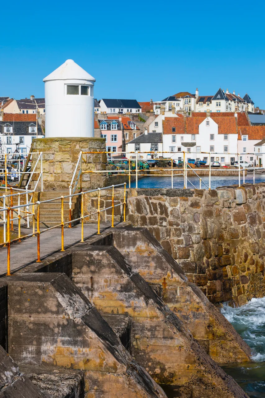 Pittenweem Harbour, East Pier Lighthouse