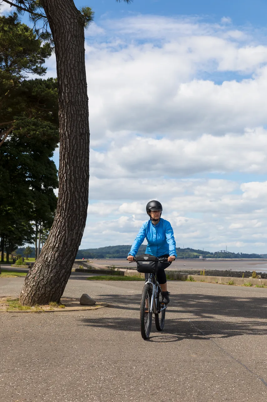 Cyclist on Silverknowes Esplanade