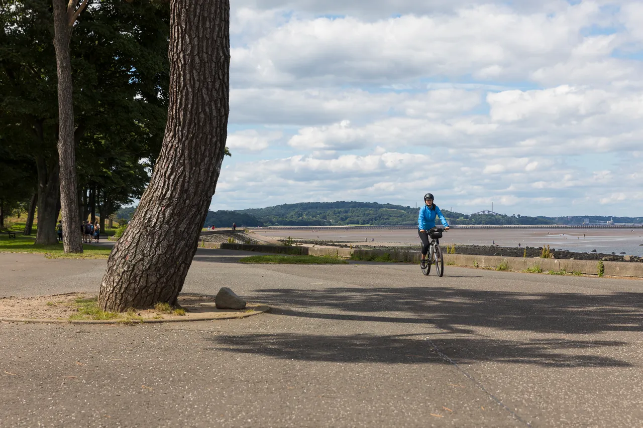 Cyclist on Silverknowes Esplanade