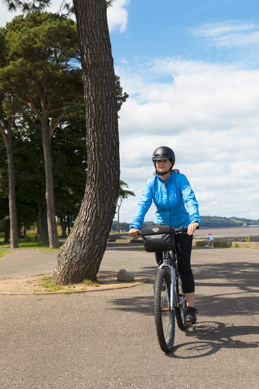 Cyclist on Silverknowes Esplanade