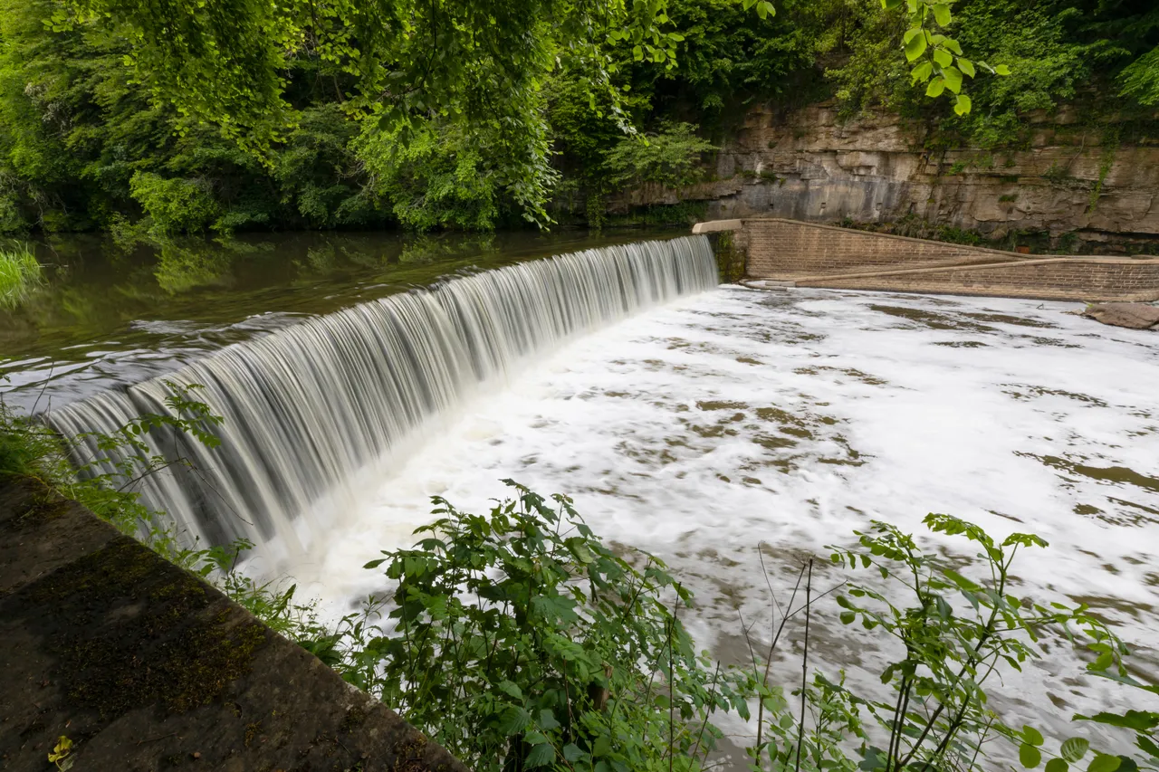 River Almond Waterfall (Almondell & Calderwood)