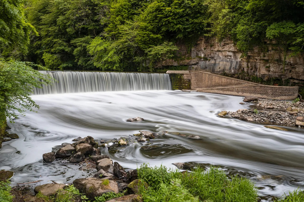River Almond Waterfall (Almondell & Calderwood)