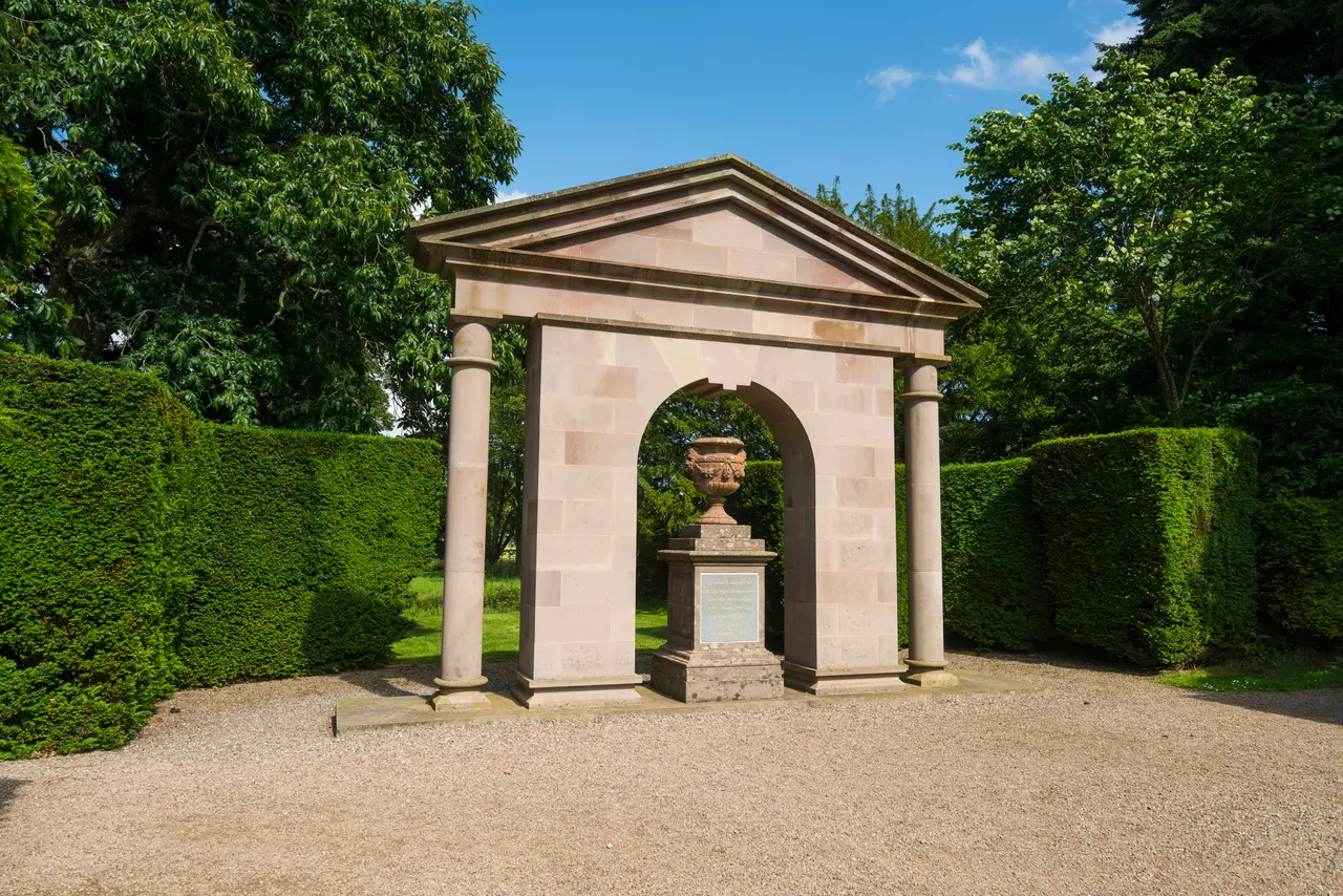Princess Margaret Memorial, Glamis Castle