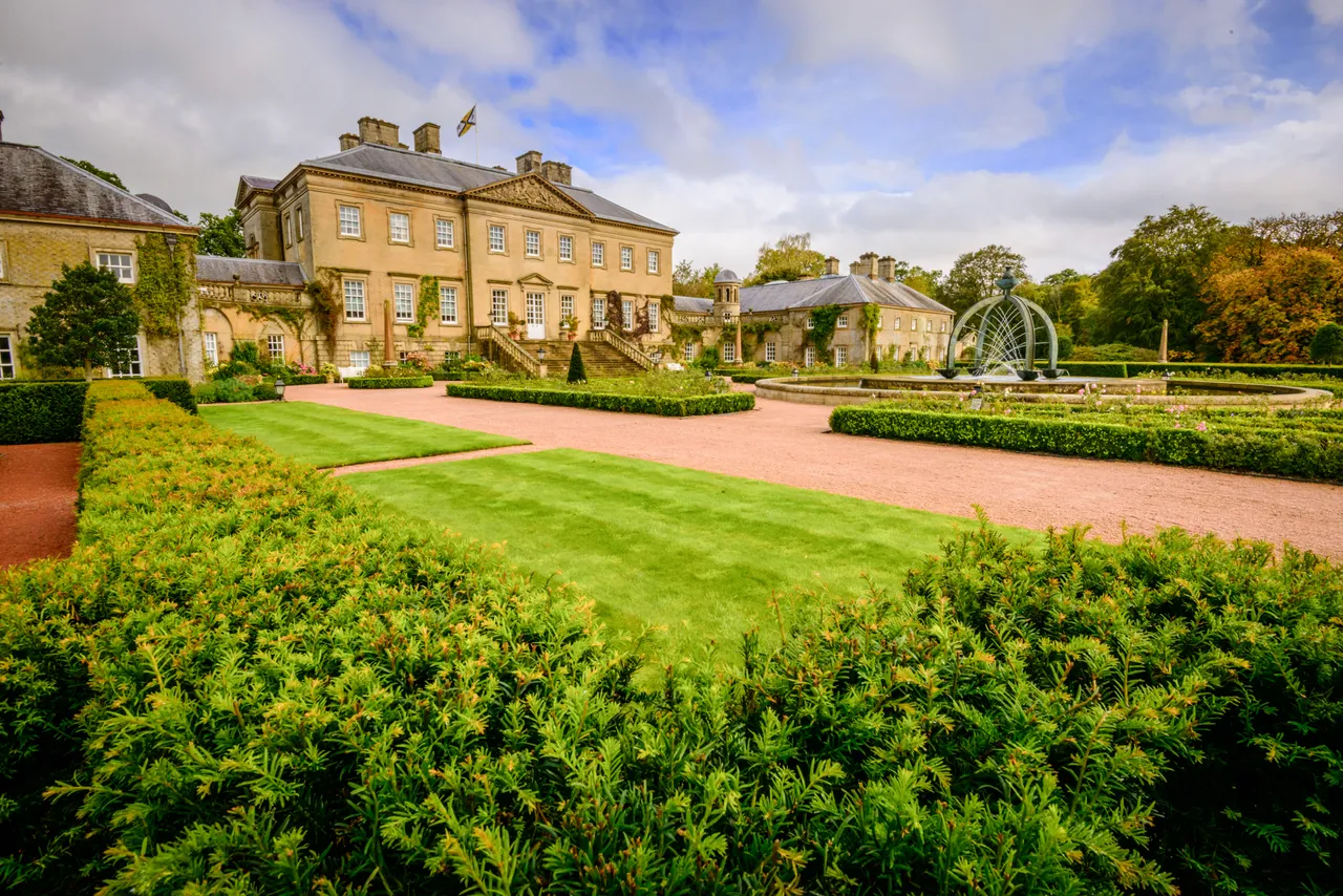 Dumfries House