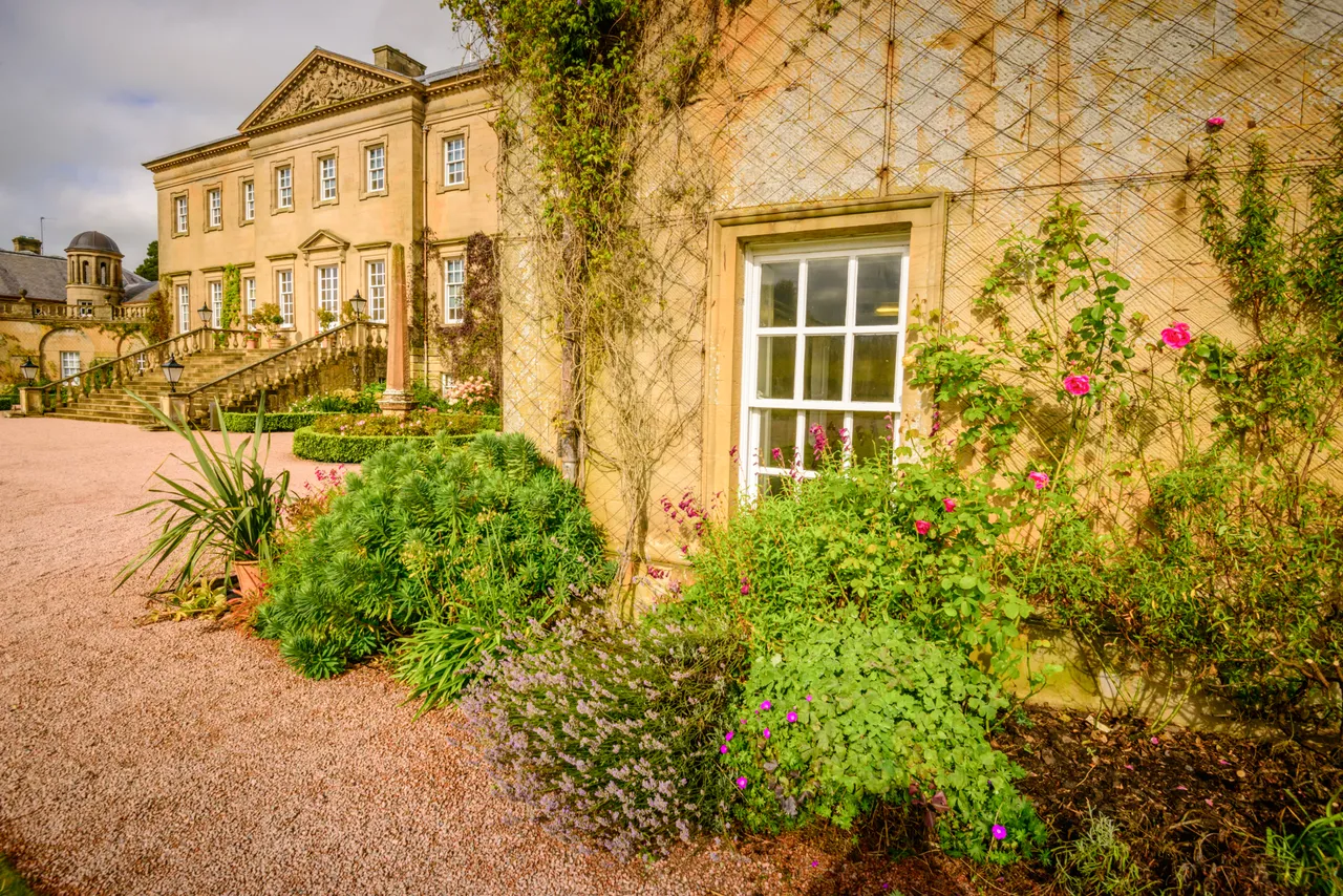Dumfries House