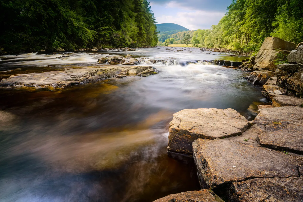 River Dee (Uisge Dhe)