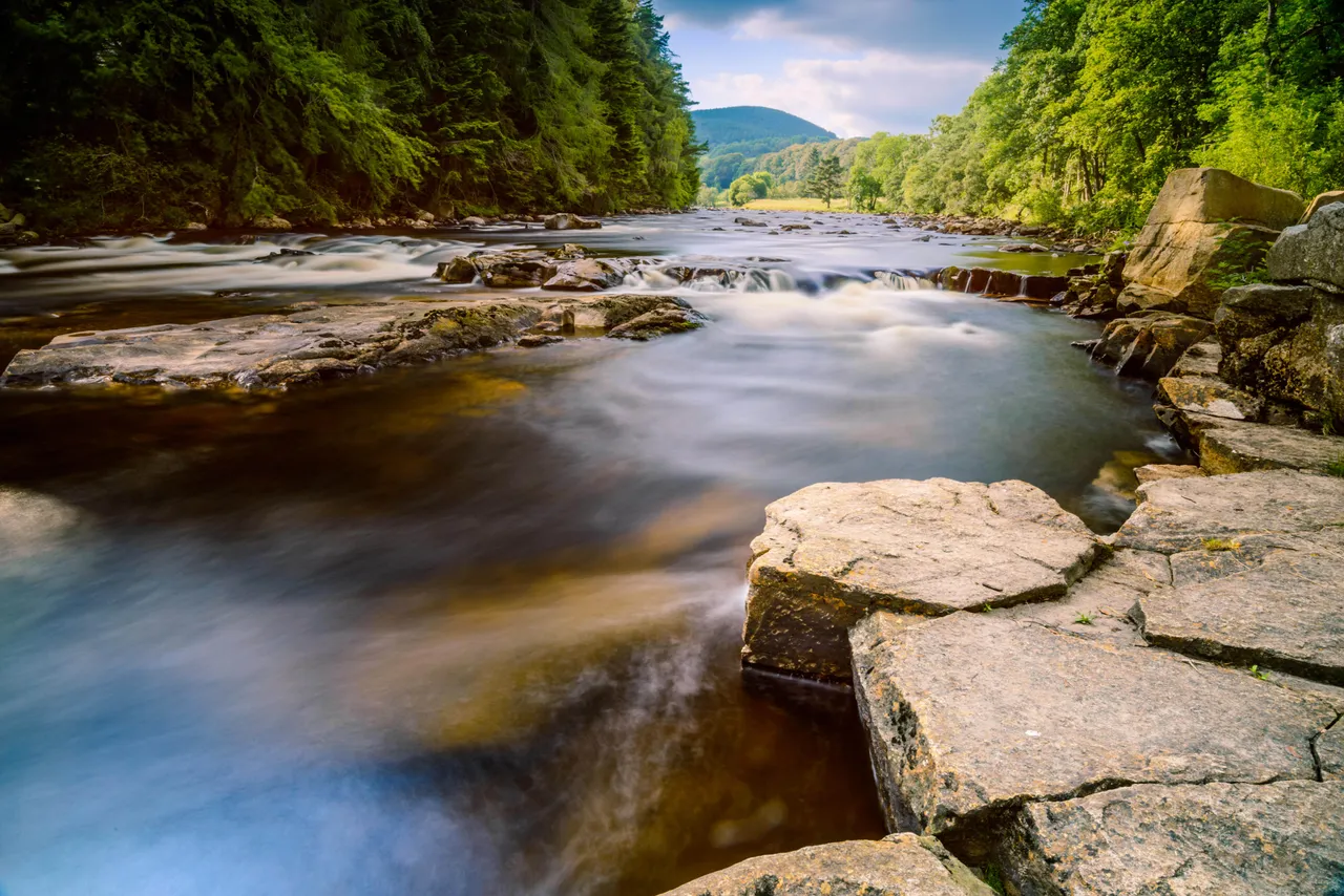 River Dee (Uisge Dhe)