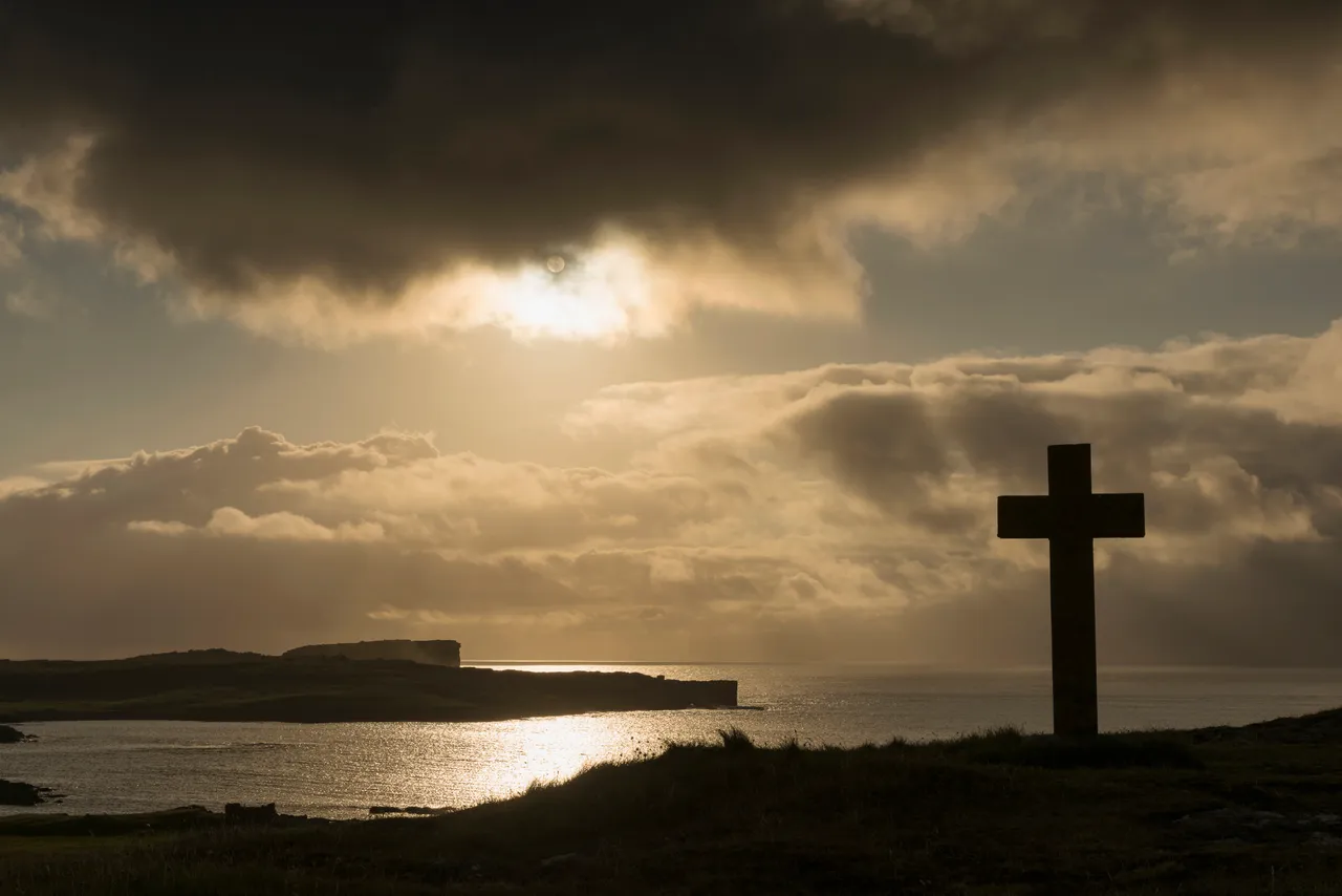 Eshaness Stone Cross & Dore Holm