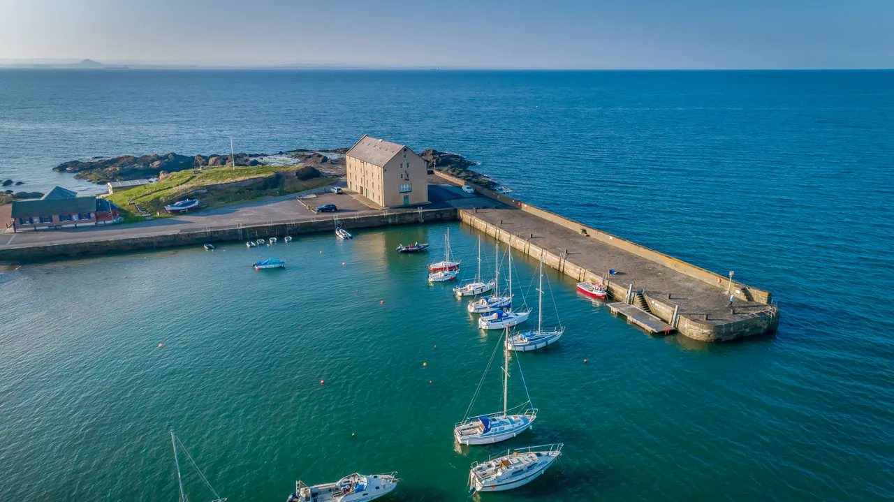 Elie Harbour