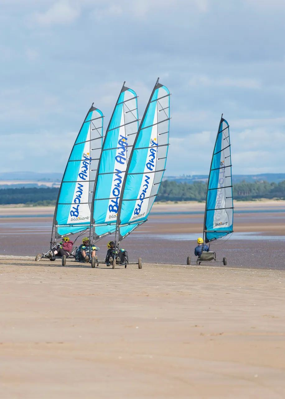 Landyachting – Blown Away