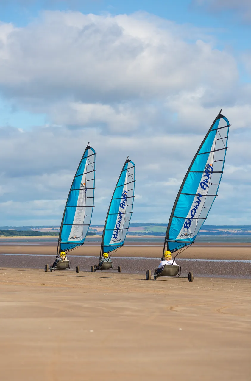 Landyachting – Blown Away