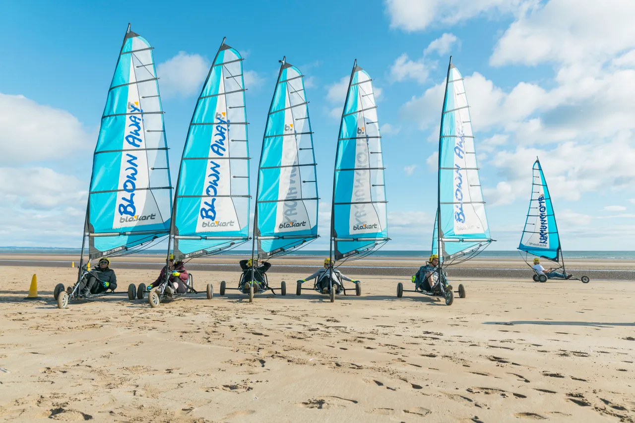 Landyachting – Blown Away