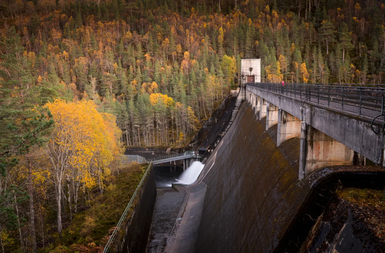 Benevean Dam Glen Affric