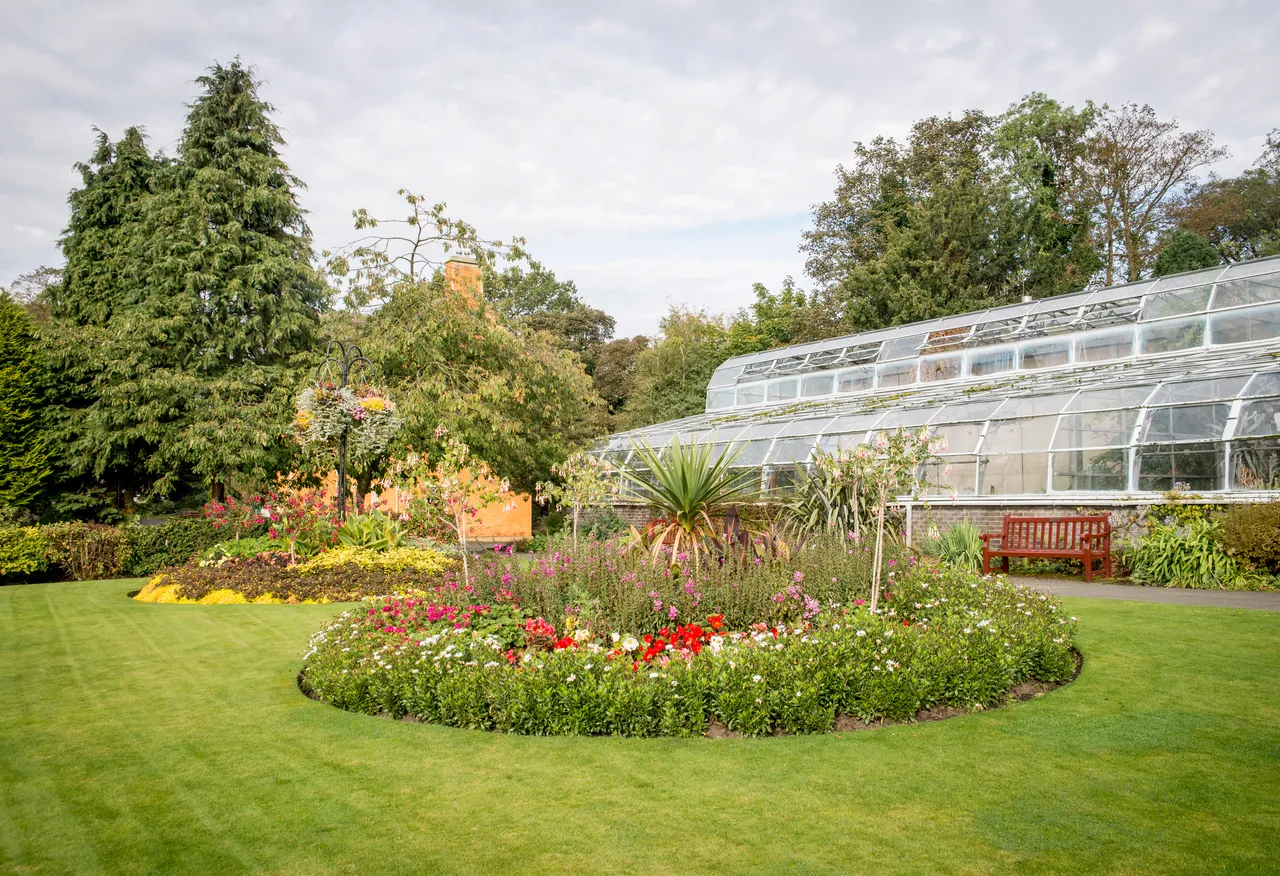 Pittencrieff Park