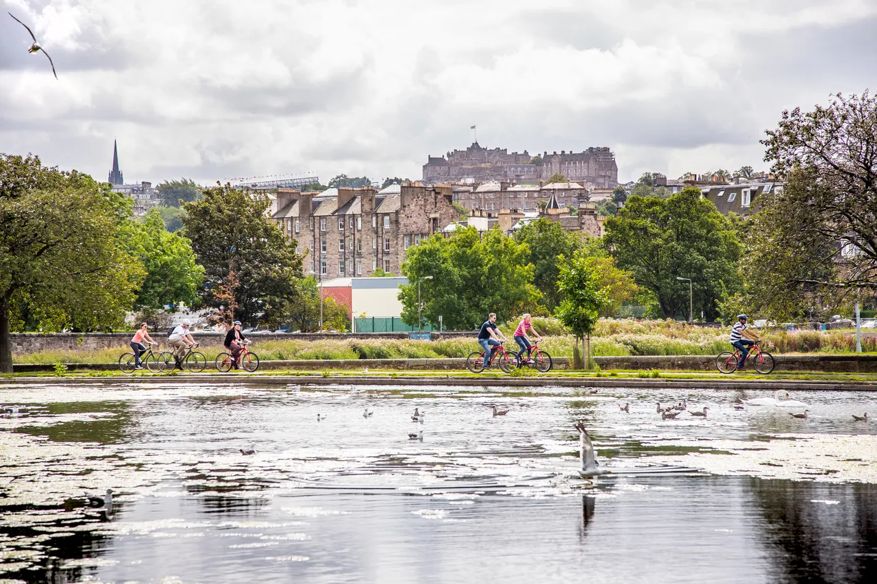 Le Tour Edinburgh