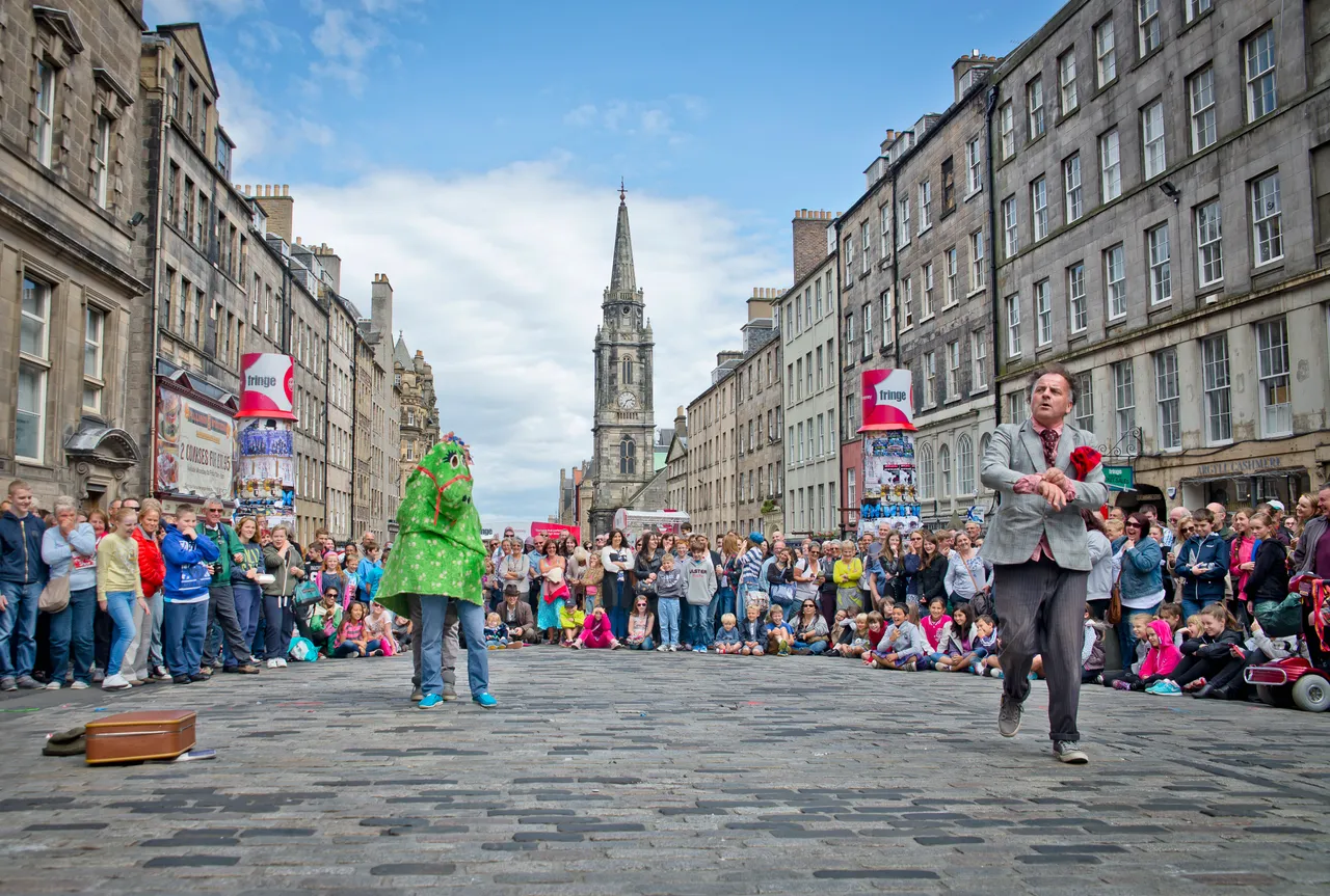 Fringe Street Performer