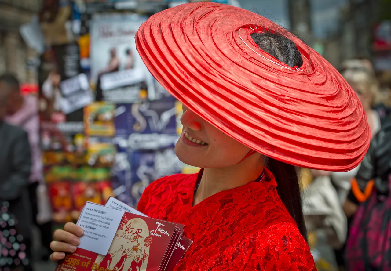 Fringe Street Performer