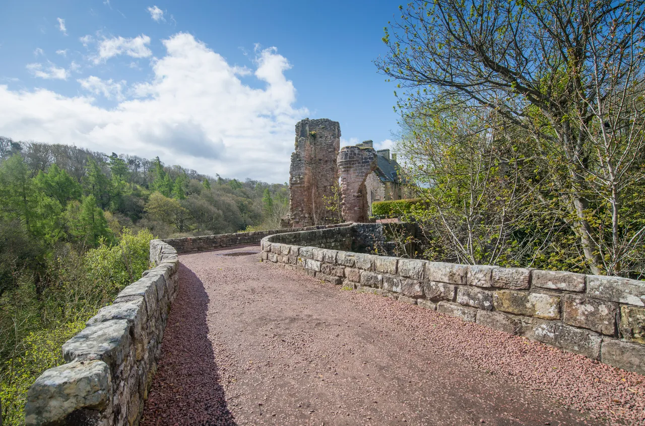 Rosslyn Castle