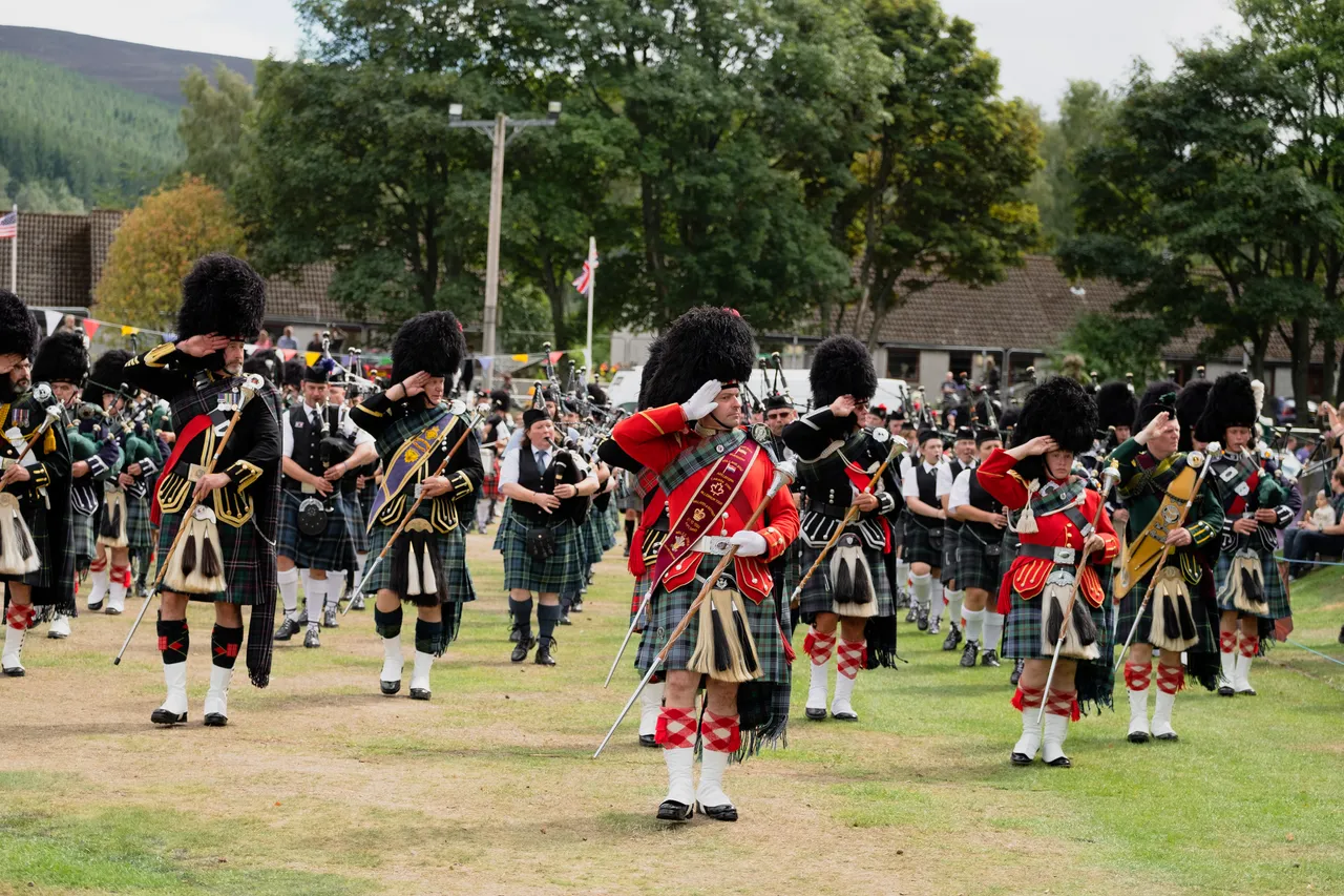Ballater Highland Games – Pipe Band Parade