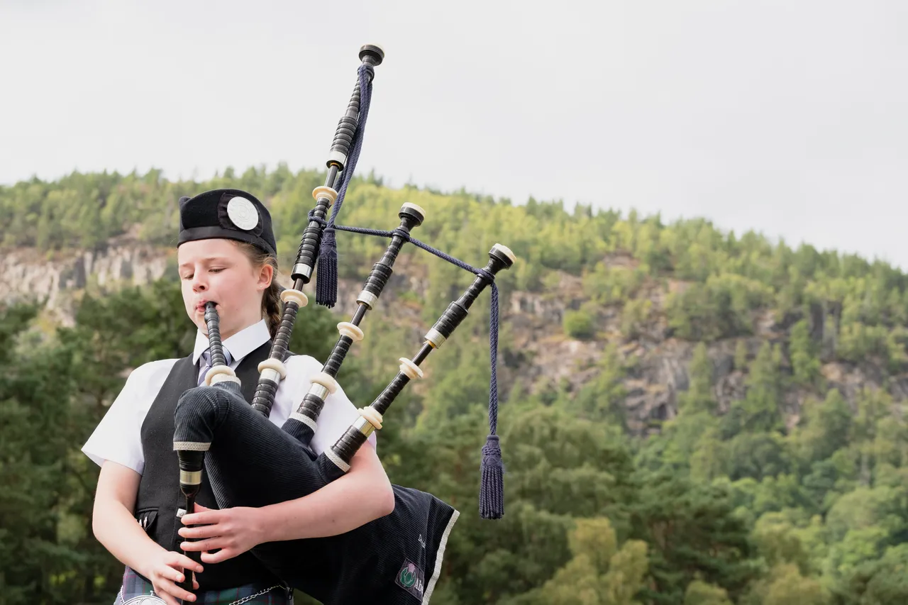 Ballater Highland Games – Pipe Band Parade
