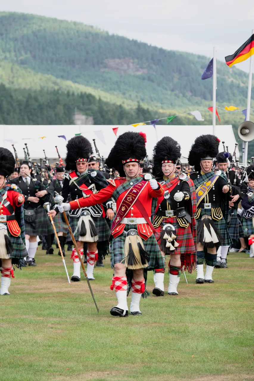 Ballater Highland Games – Pipe Band Parade