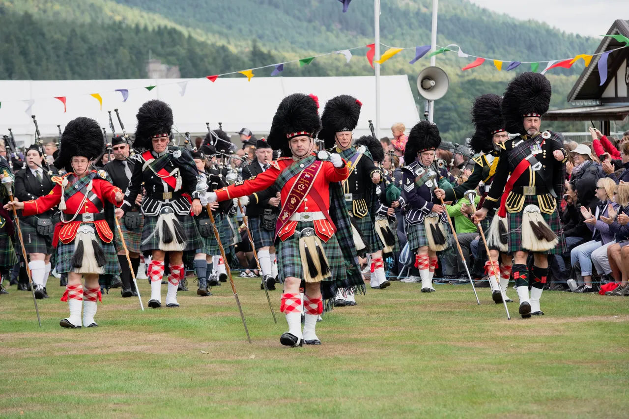 Ballater Highland Games – Pipe Band Parade