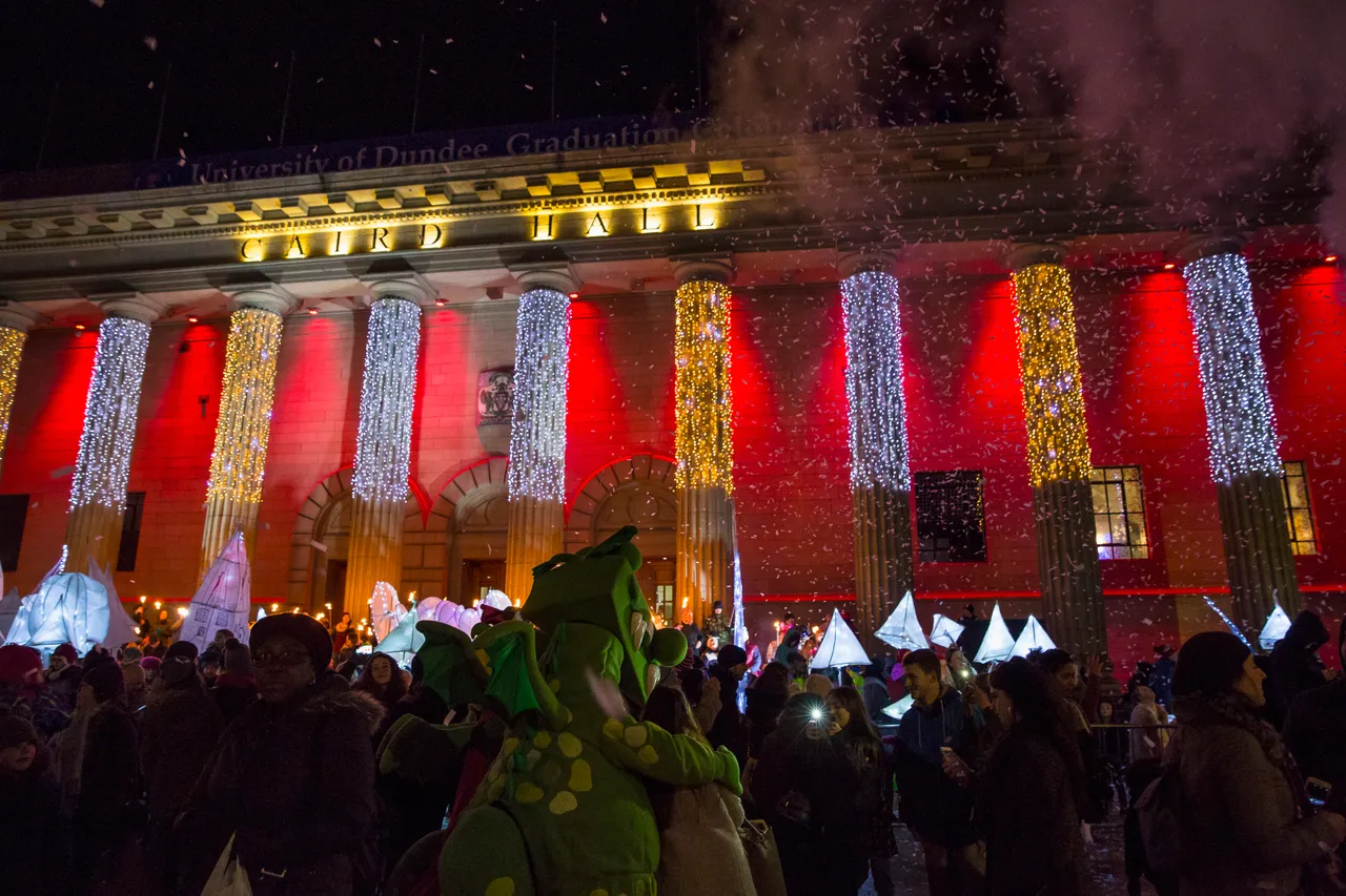 Crowds Gather for Dundee Christmas Light Switch-On