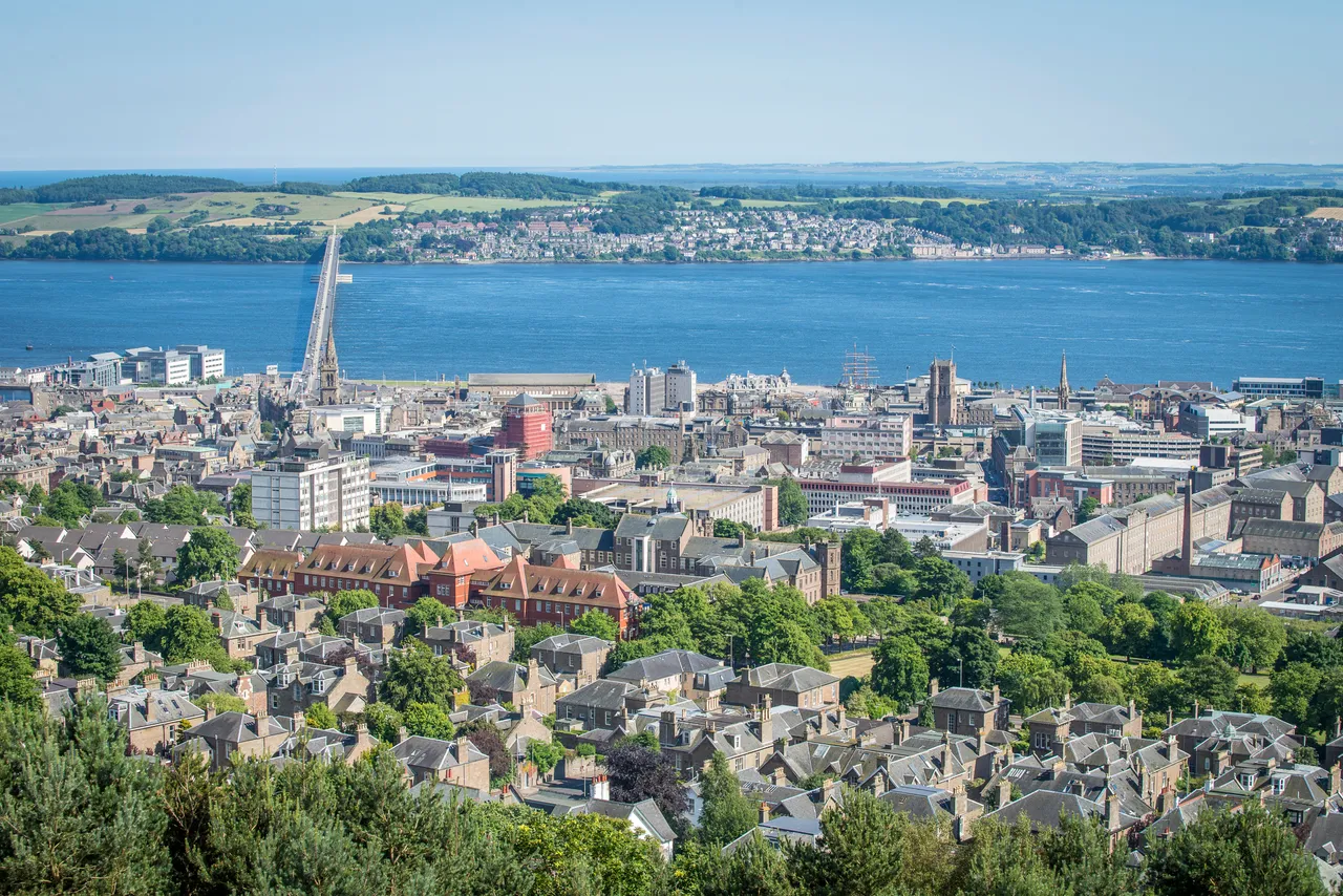 Dundee Law