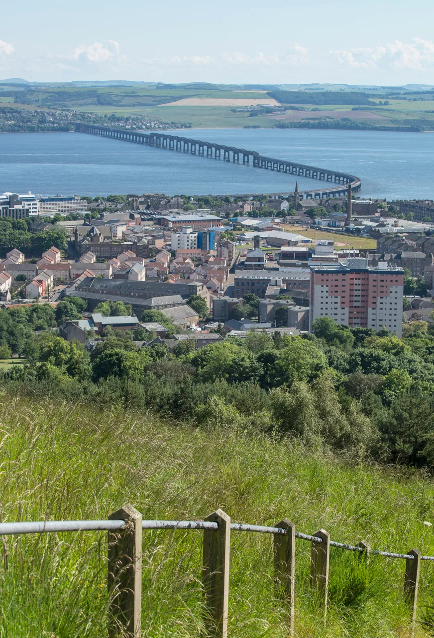 Dundee Law
