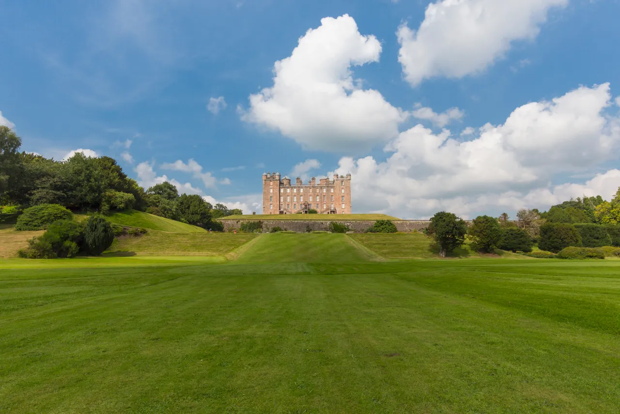 Drumlanrig Castle