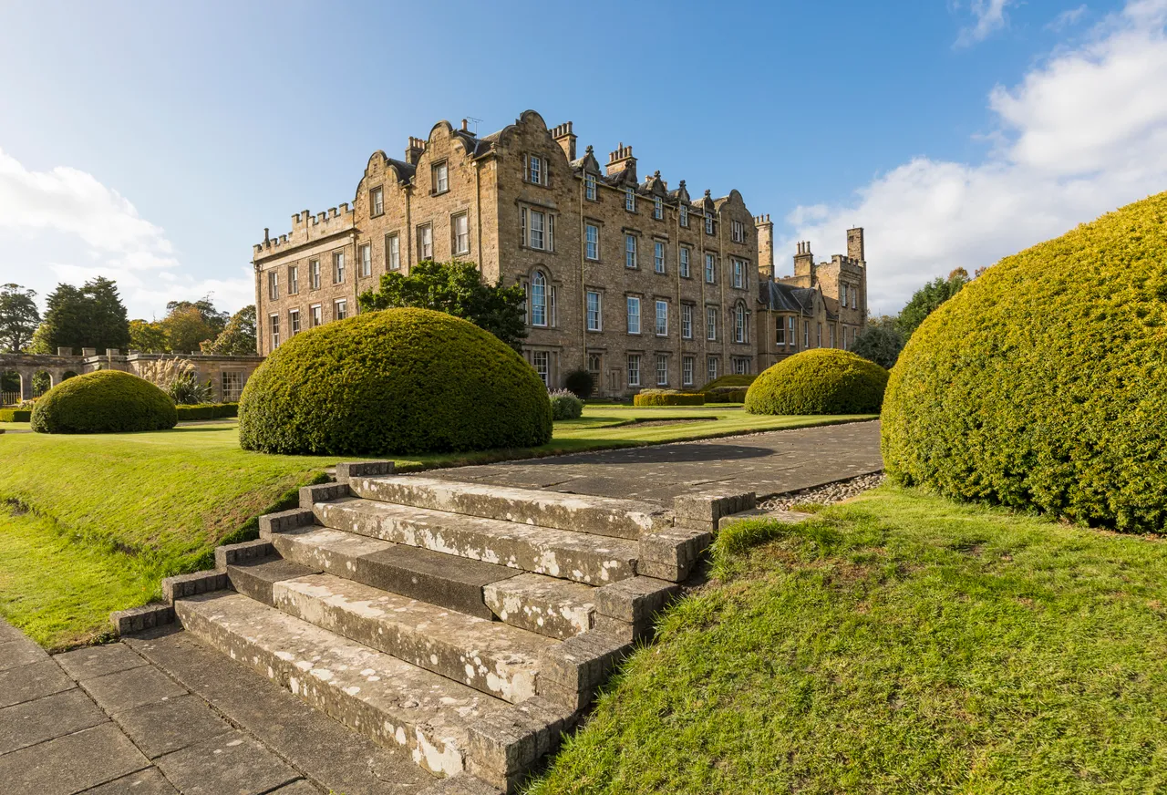 Newbattle Abbey College