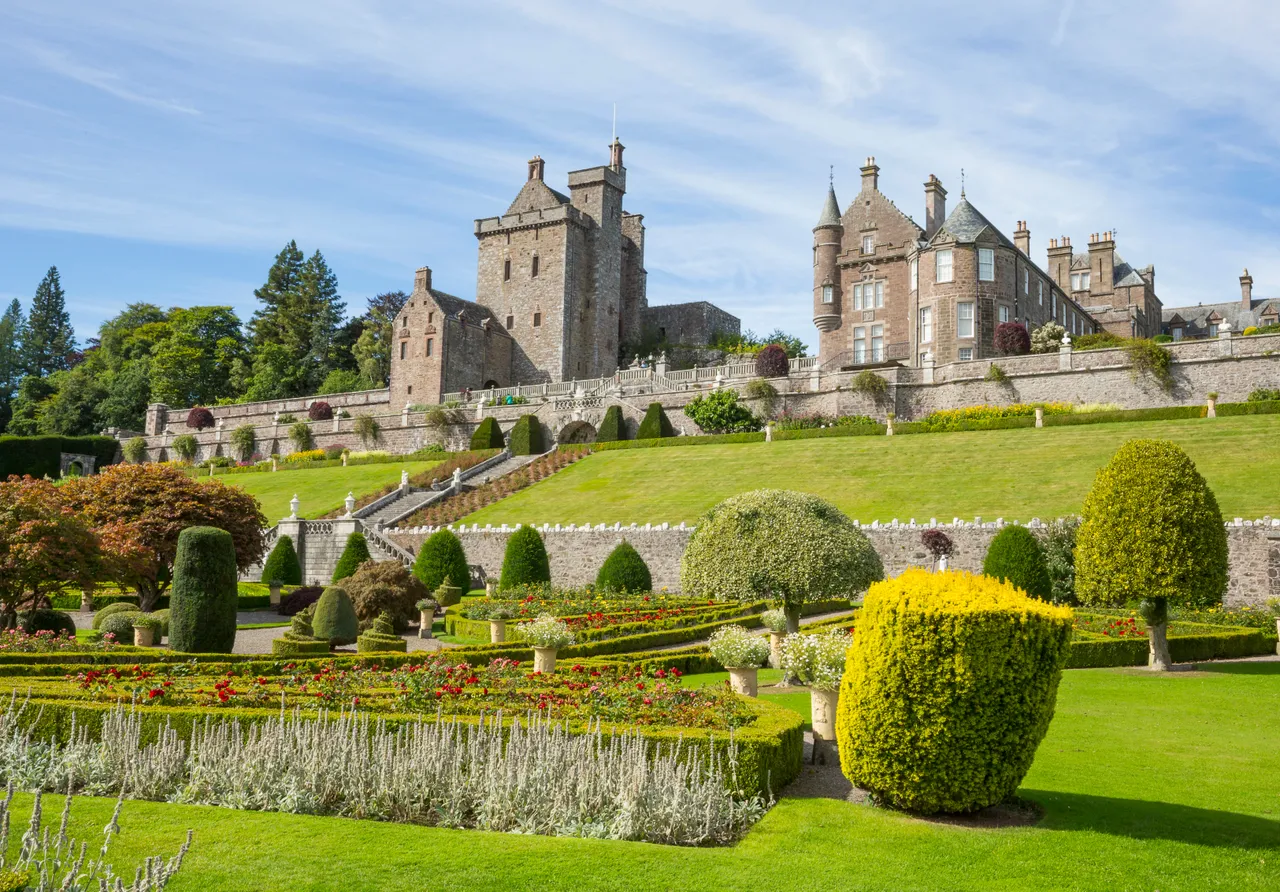 Drummond Castle Gardens
