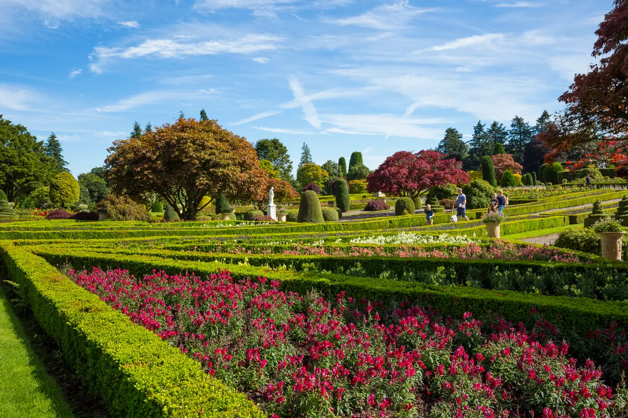 Drummond Castle Gardens