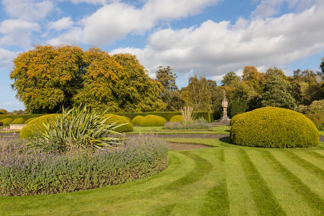 Newbattle Abbey College