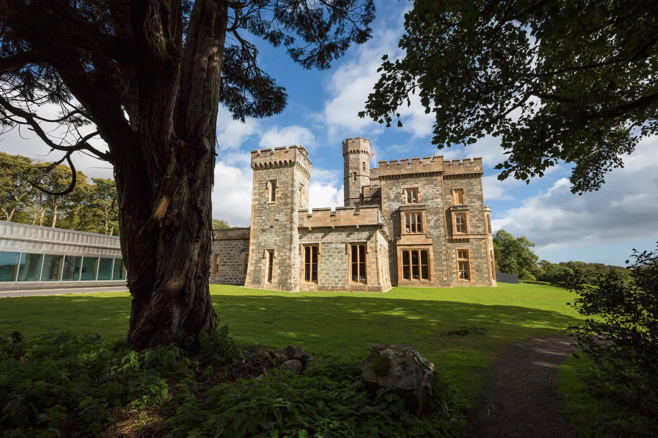 Museum & Tasglann nan Eilean, Lews Castle