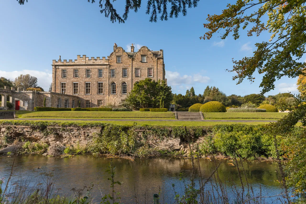 Newbattle Abbey College
