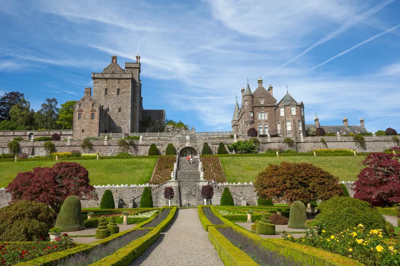 Drummond Castle Gardens